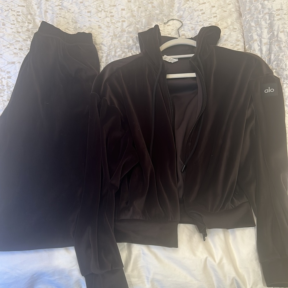 Alo 2 piece velour sweatsuit black size small